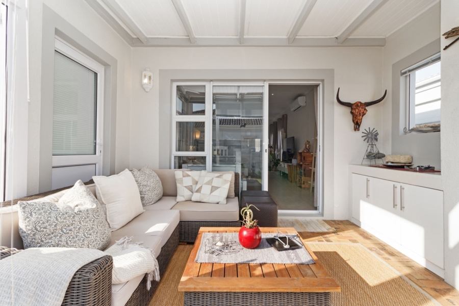 2 Bedroom Property for Sale in Sunningdale Western Cape